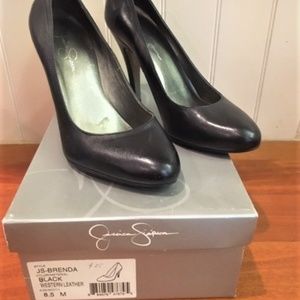 Ladies shoes sizes 8 & 8M all with original boxes